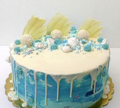 niebiesko biały drip cake