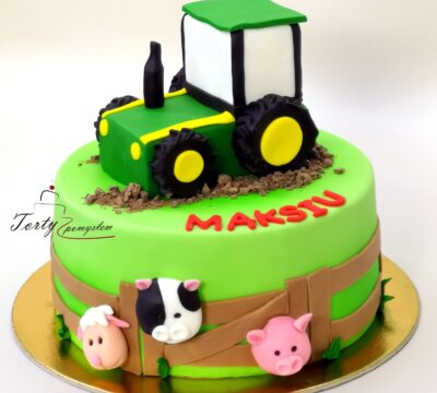 Tort z traktorem i zwierzętami